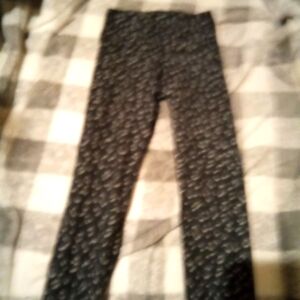 Old navy active trending cheata print leggings size s
